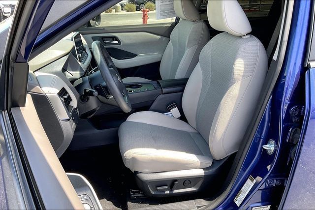 Used 2023 Nissan Rogue SV FWD image 24