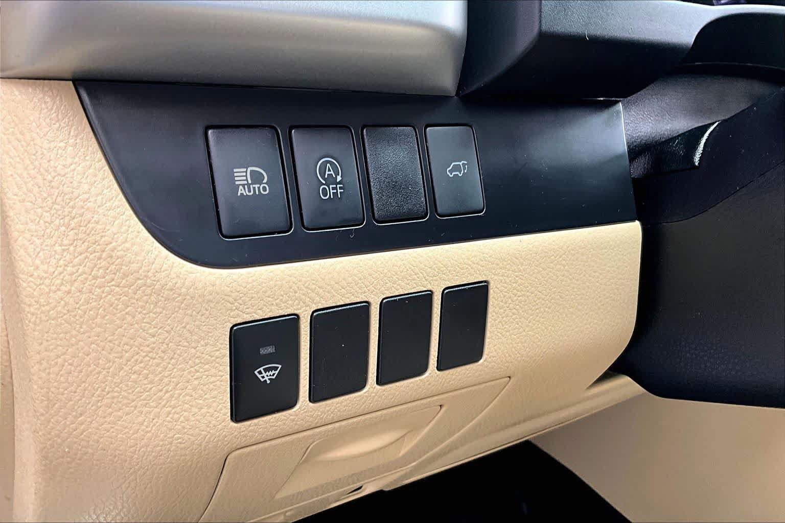 Certified 2019 Toyota Highlander XLE AWD/4WD image 32