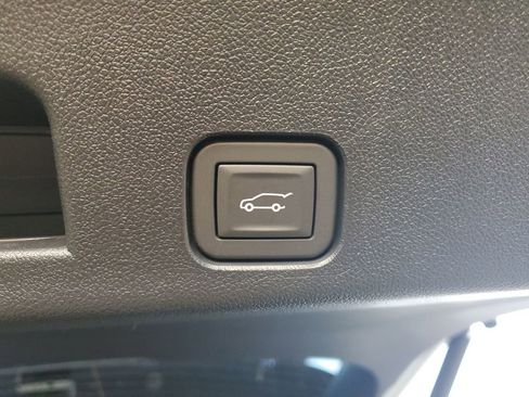 New 2026 Chevrolet Traverse LT w/ Sun and Wheel Package image 9