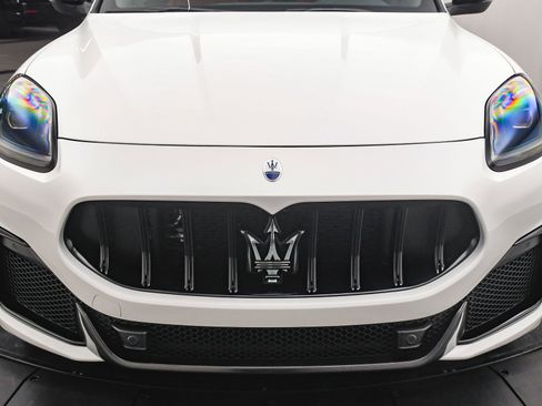 New 2025 Maserati Grecale Trofeo image 28