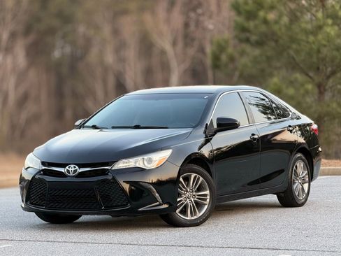 Used 2016 Toyota Camry SE image 7