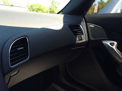 Used 2017 Chevrolet Corvette Stingray Coupe RWD image 32