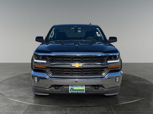 Used 2018 Chevrolet Silverado 1500 LT w/ LT Eassist Package AWD/4WD image 2