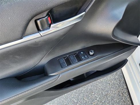 Used 2022 Toyota Camry XSE image 22