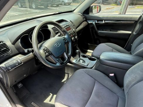 Used 2013 Kia Sorento LX AWD/4WD image 13