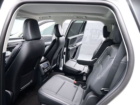 Used 2025 Lincoln Aviator 2WD w/ Jet Appearance Package image 21