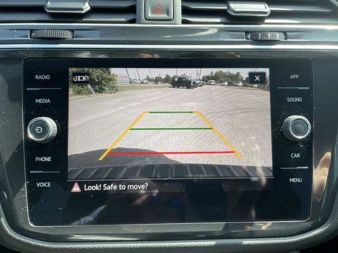 Used 2024 Volkswagen Tiguan SE R-Line image 19