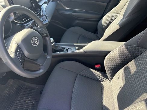 Used 2021 Toyota C-HR LE image 4