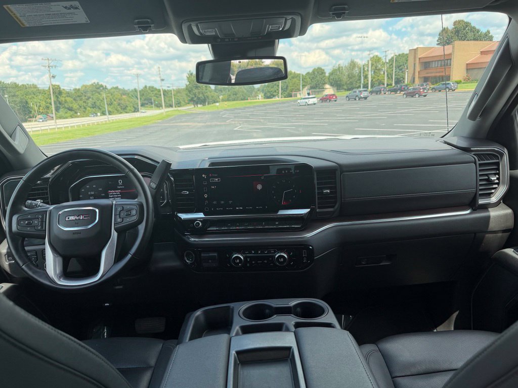Used 2025 GMC Sierra 1500 SLT AWD/4WD image 18