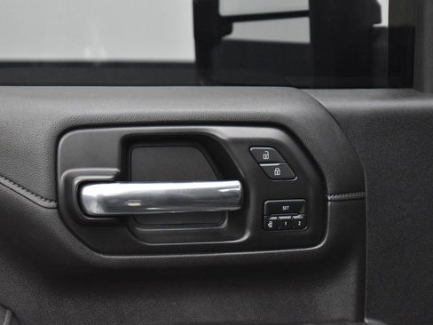Used 2021 GMC Sierra 3500 Denali w/ Denali Ultimate Package image 15