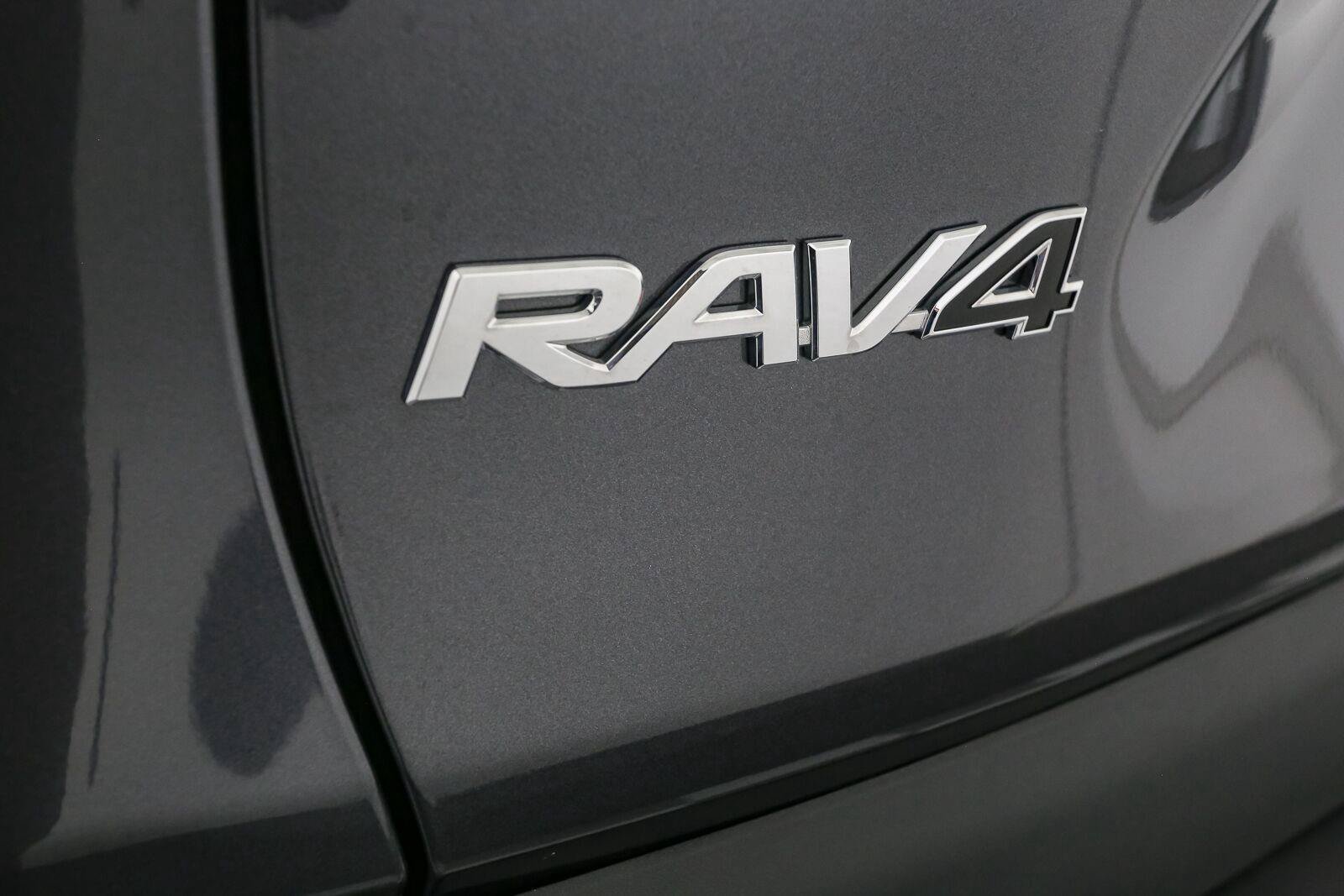 Certified 2024 Toyota RAV4 LE AWD/4WD image 11