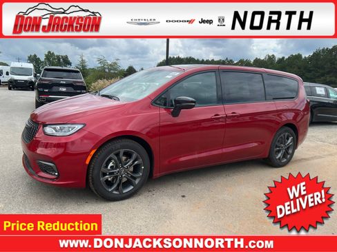 New 2026 Chrysler Pacifica Select image 1