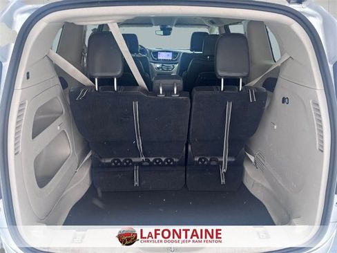 Certified 2023 Chrysler Pacifica Touring-L image 26