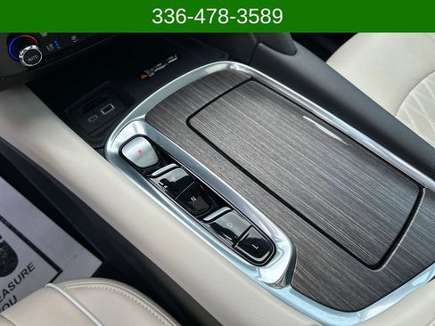 Used 2022 Buick Enclave Avenir w/ Avenir Technology Package AWD/4WD image 24