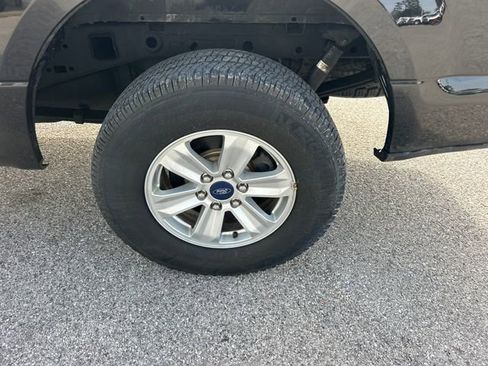 Used 2020 Ford F150 XLT image 40