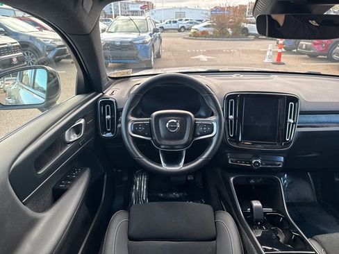 Used 2023 Volvo C40 P8 Recharge Ultimate w/ Protection Package Premier image 13