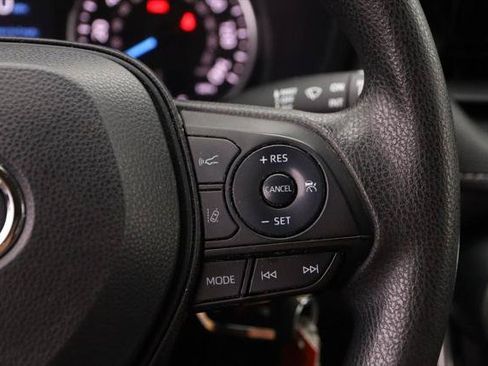 Certified 2022 Toyota RAV4 LE AWD/4WD image 12