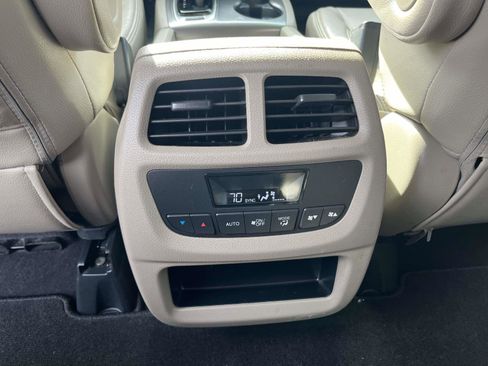 Used 2020 Honda Pilot EX image 8