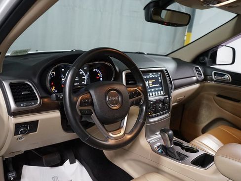 Used 2018 Jeep Grand Cherokee Limited w/ Luxury Group II RWD image 11