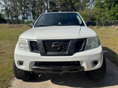 Used 2018 Nissan Frontier SV RWD image 7