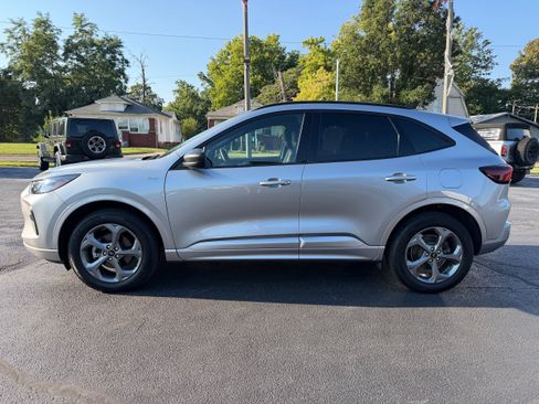 Used 2024 Ford Escape ST-Line w/ Tech Pack #1 AWD/4WD image 4