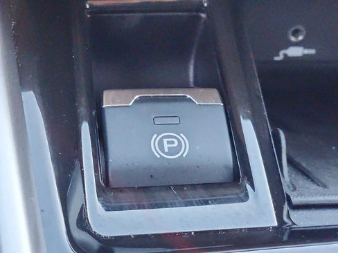 Used 2021 Subaru Outback Limited image 25