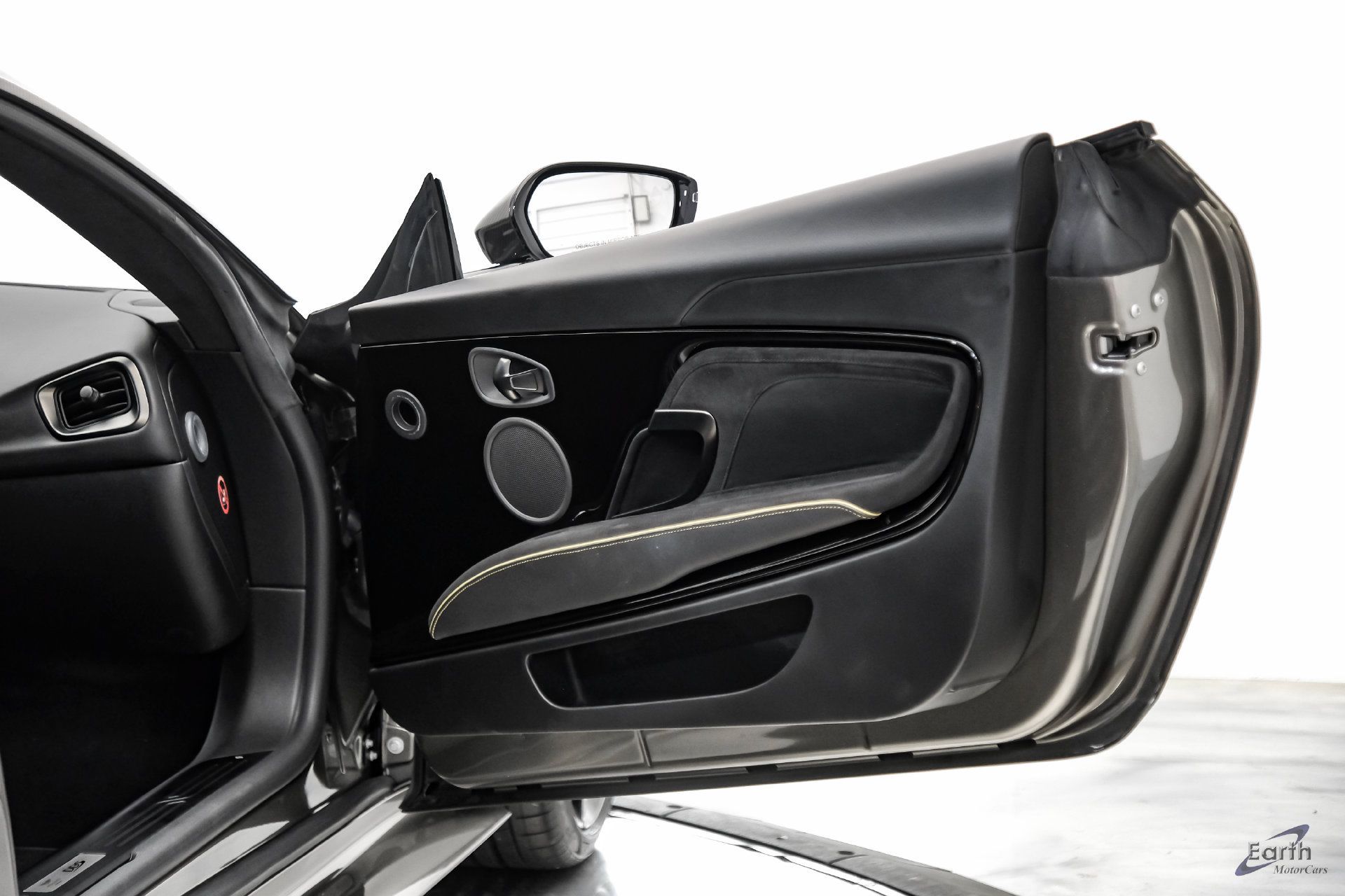 Used 2019 Aston Martin DBS Superleggera RWD image 89