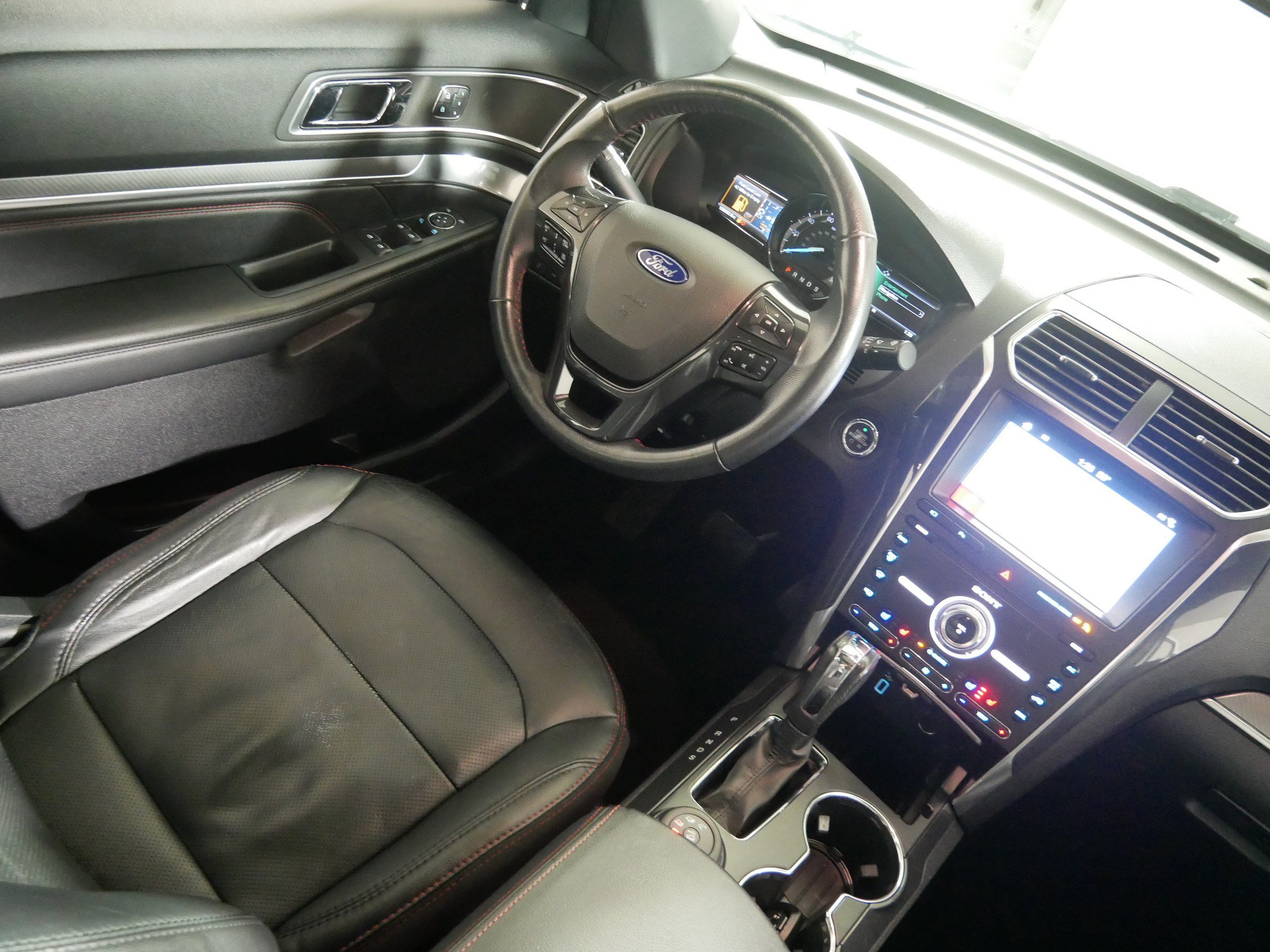 Used 2019 Ford Explorer Sport w/ Equipment Group 401A AWD/4WD image 9