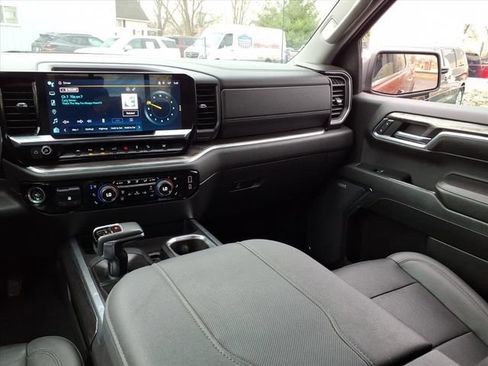 Used 2023 Chevrolet Silverado 1500 LTZ AWD/4WD image 23