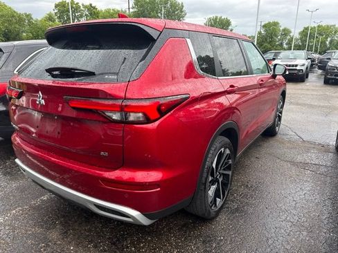 Used 2024 Mitsubishi Outlander SE AWD/4WD image 2