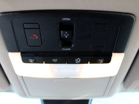 Used 2023 Nissan Altima 2.5 SV w/ SV Premium Package FWD image 34