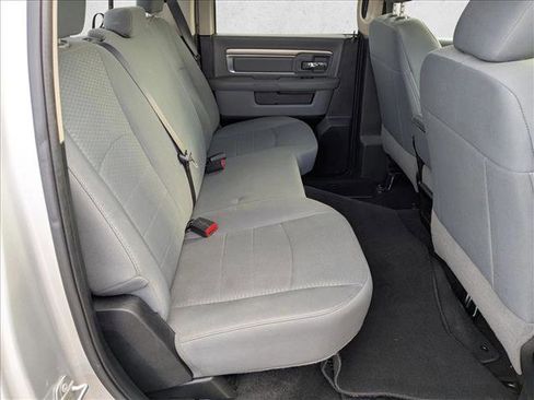 Used 2017 RAM 1500 Classic SLT AWD/4WD image 18