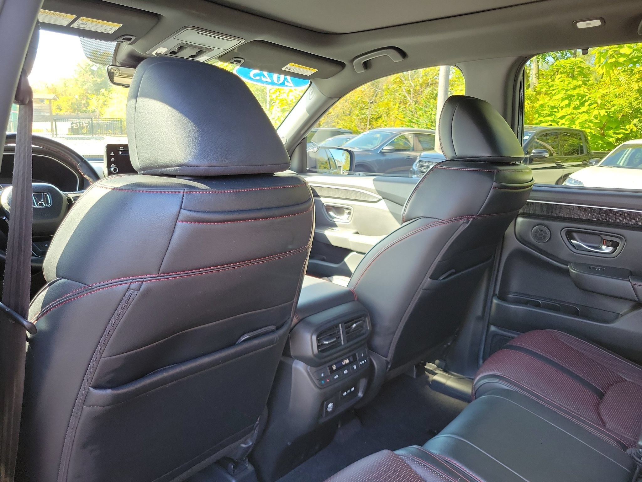 Used 2025 Honda Pilot Black Edition image 25