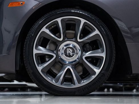 Used 2017 Rolls-Royce Wraith RWD image 12