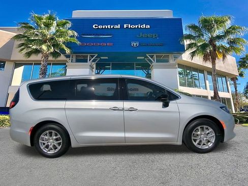 New 2026 Chrysler Voyager LX image 4