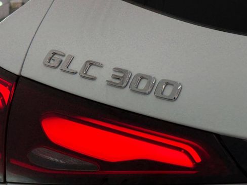 Certified 2024 Mercedes-Benz GLC 300 image 25