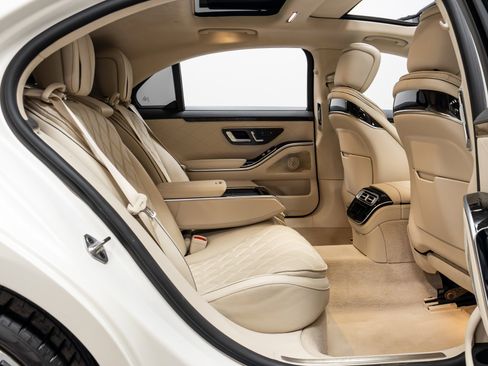 Used 2023 Mercedes-Benz S 580 4MATIC Sedan w/ AMG Line image 23