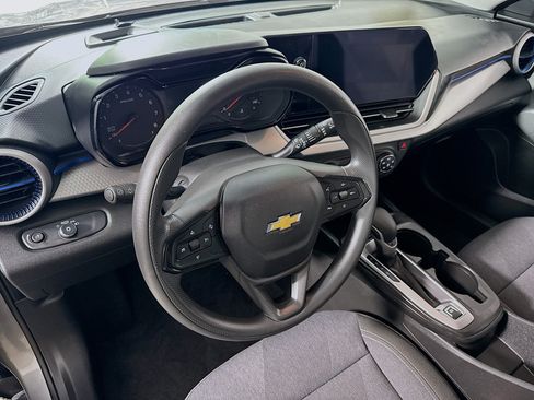 Used 2024 Chevrolet Trax LS w/ Driver Confidence Package FWD image 11
