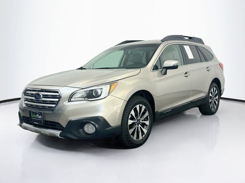 Used 2015 Subaru Outback 3.6R Limited AWD/4WD image 3