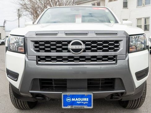 Certified 2025 Nissan Frontier SV image 3