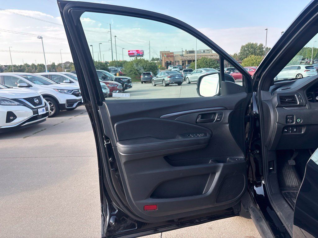 Used 2023 Honda Passport EX-L image 9