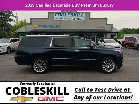 Used 2019 Cadillac Escalade ESV Premium Luxury AWD/4WD image 2