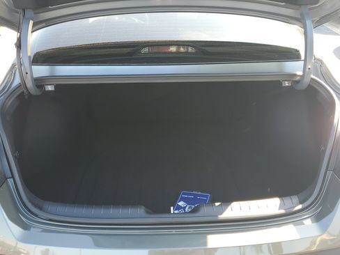 Used 2025 Hyundai Elantra Sport image 9