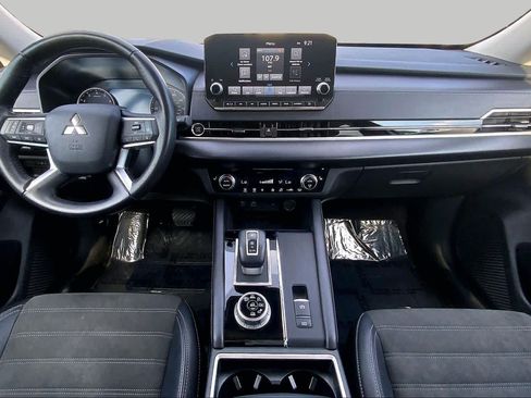 Used 2024 Mitsubishi Outlander SE AWD/4WD image 16