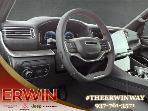 Used 2024 Jeep Wagoneer L Series II w/ Flexible Seating Group AWD/4WD image 14