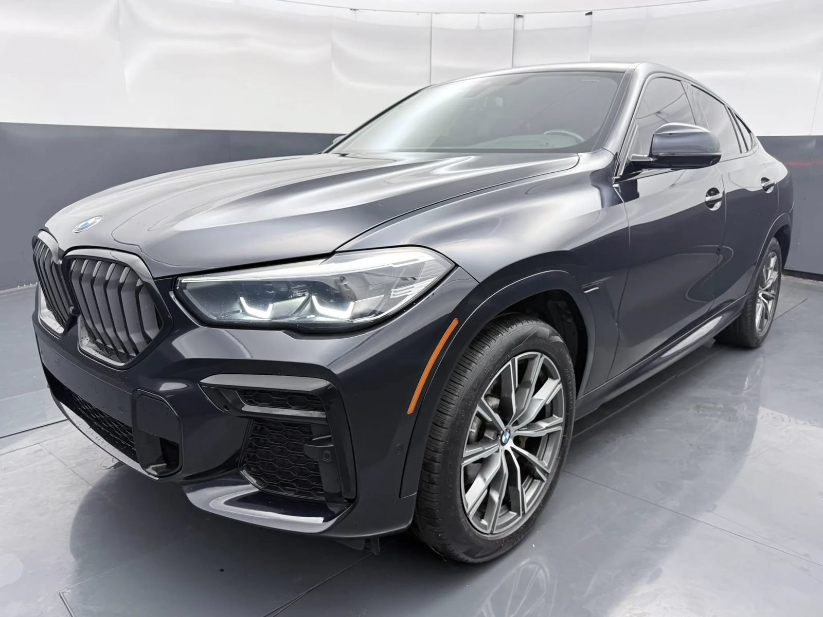 Used 2023 BMW X6 xDrive40i w/ M Sport Package AWD/4WD image 3