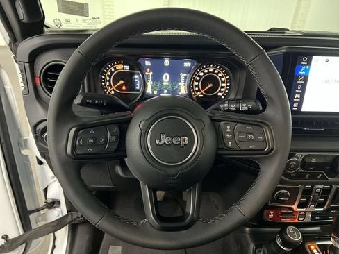 Used 2026 Jeep Wrangler Unlimited Rubicon AWD/4WD image 11