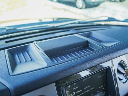 Used 2017 Ford Expedition Limited image 19