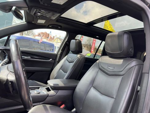 Used 2022 Cadillac XT6 Premium Luxury AWD/4WD image 15