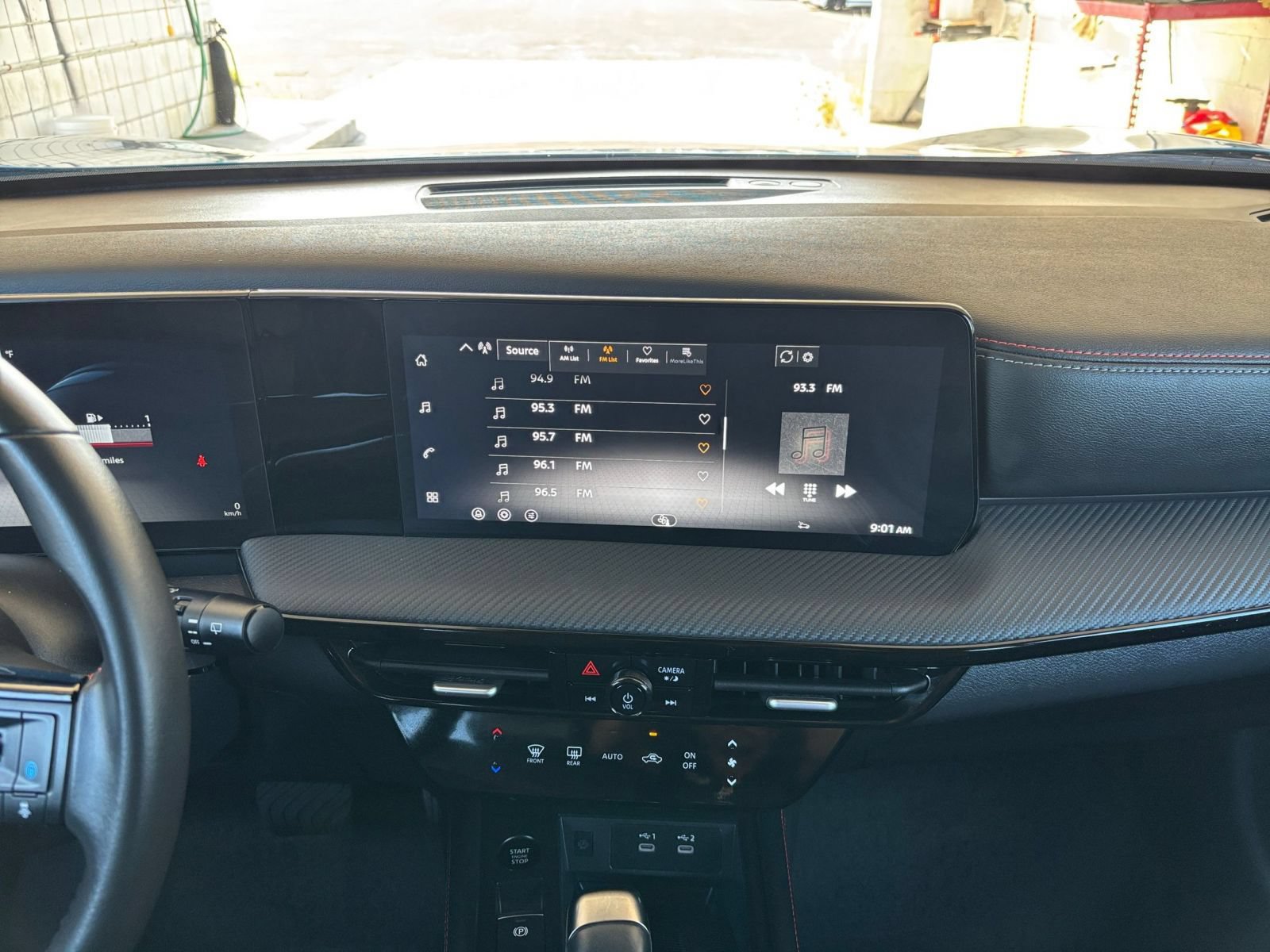 Used 2026 Nissan Kicks SR FWD image 16